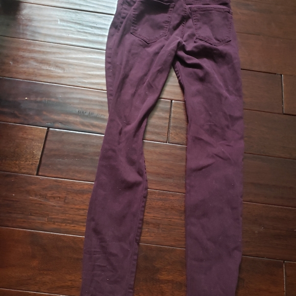 Burgundy Ripped Jeans size Juniors 5 - Picture 4 of 4